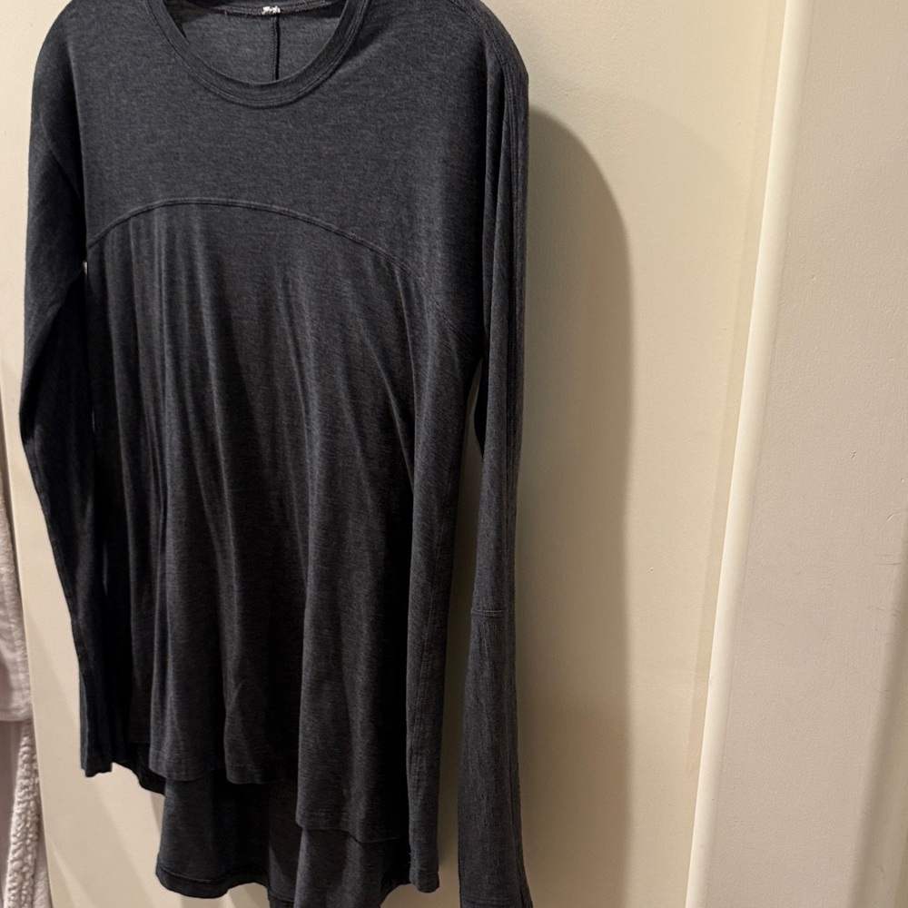 Lululemon Athletica Charcoal Long Sleeve Top